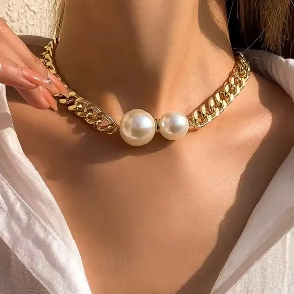 Vintage Pearl Elegant Gold Necklace - Picture 6 of 8